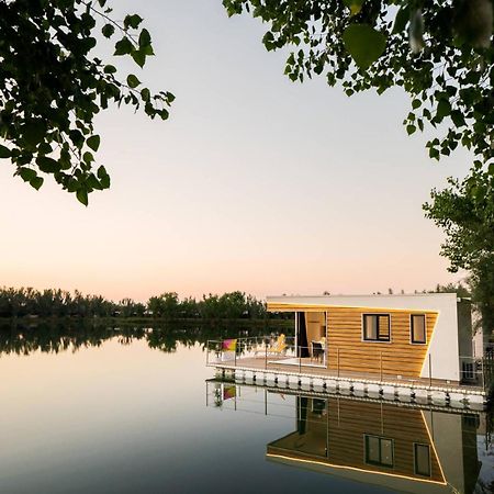 Village Lake Placid Silvi Marina Exterior photo