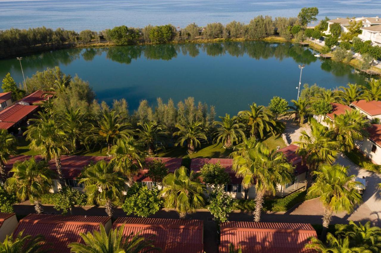 Village Lake Placid Silvi Marina Exterior photo