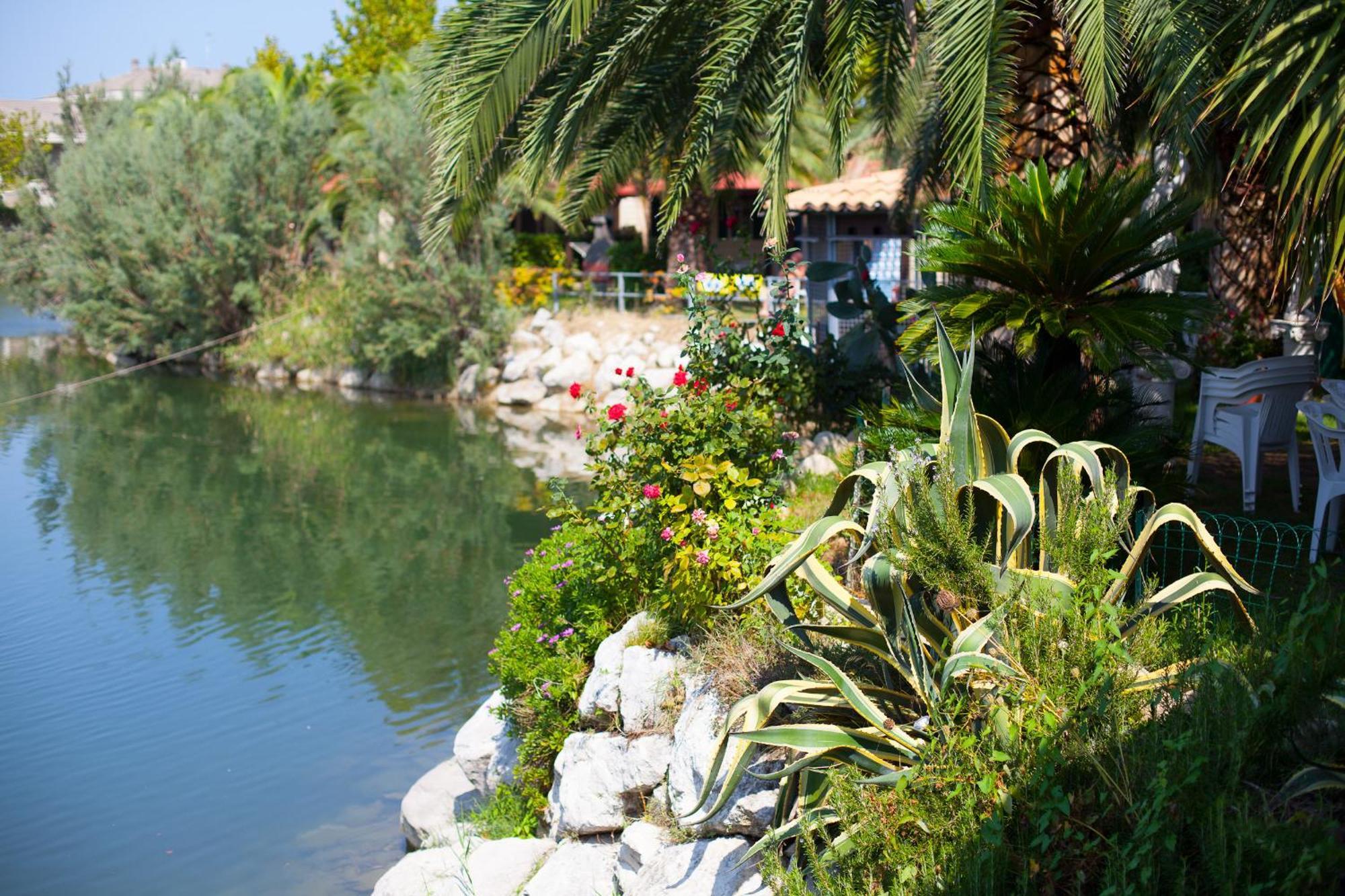 Village Lake Placid Silvi Marina Exterior photo