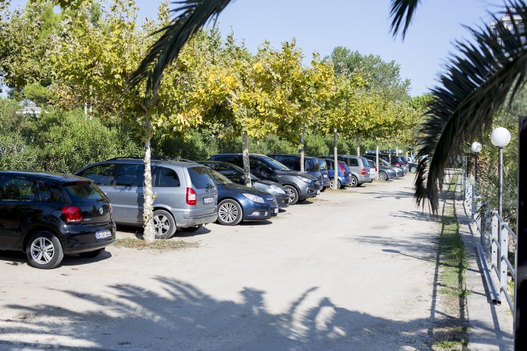 Village Lake Placid Silvi Marina Exterior photo